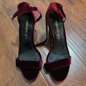 Velvet platform heels Madden Girl size 6